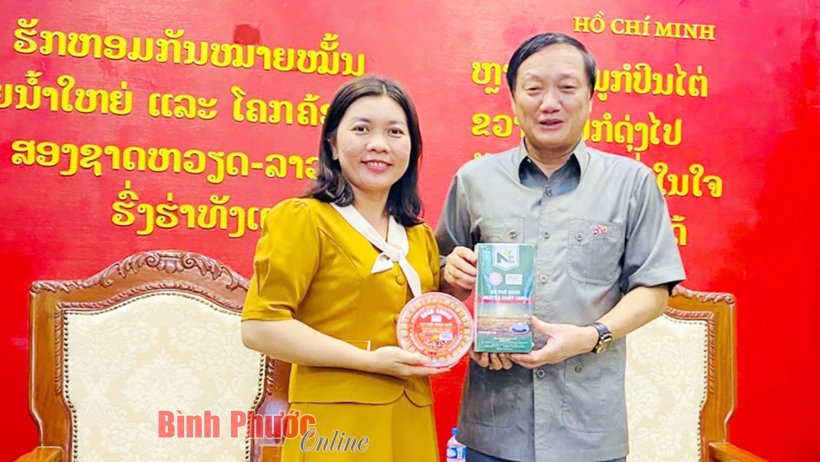 Nhâm Nữ Ngọc Nhung - 'Cô giáo 3.1' Nhâm Nữ Ngọc Nhung - 'Cô giáo 3.1'