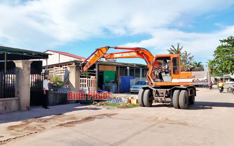 Nhân dân Minh Hưng hiến đất mở rộng đường