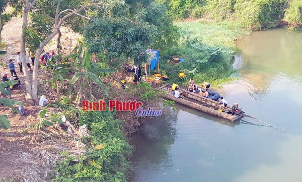 Một phụ nữ nhảy cầu tự tử nghi do mâu thuẫn gia đình