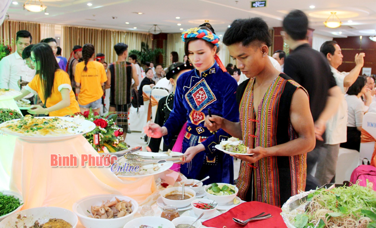 Đặc sắc lễ hội văn hóa - ẩm thực “Bình Phước - 20 năm một chặng đường phát triển”