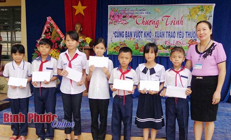 Nhiều hoạt động thiết thực “Vì đàn em thân yêu” ở Đồng Phú