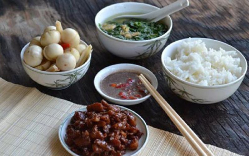 Nhớ bữa cơm chiều Nhớ bữa cơm chiều