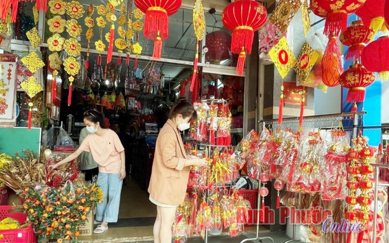 Nhộn nhịp thị trường trang trí tết