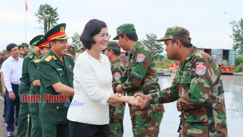 Những bước chân thầm lặng
