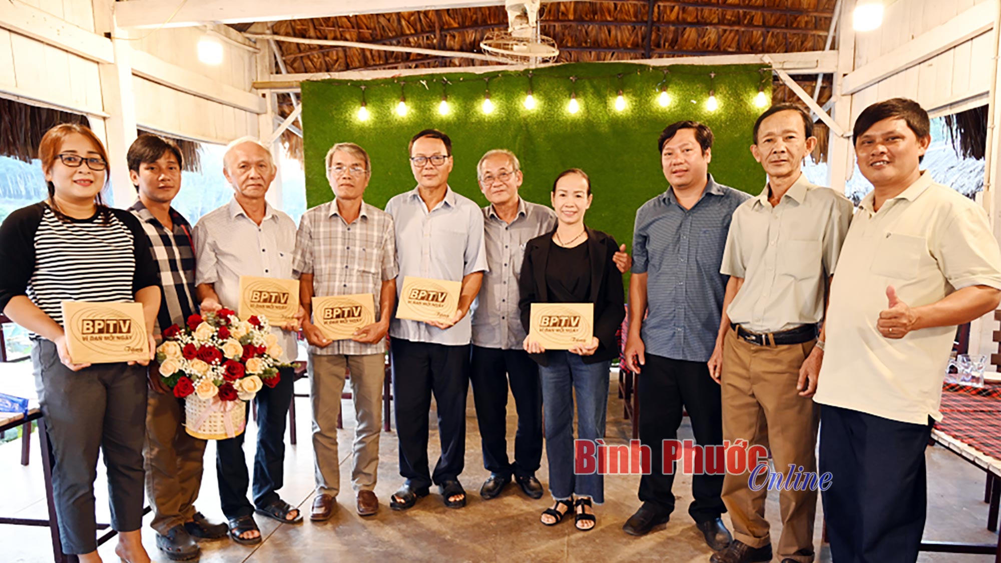 Những người ‘dệt chuyện qua loa’ Những người ‘dệt chuyện qua loa’