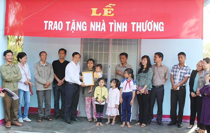 Những căn nhà ấm áp tình thương Những căn nhà ấm áp tình thương