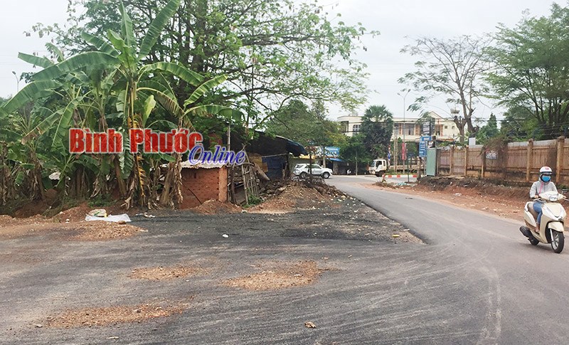 Những con đường “dài cổ” chờ hoàn thành