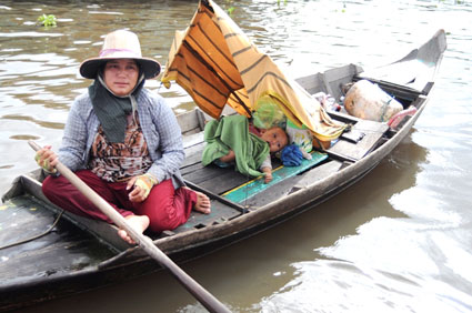 Những mảnh đời trôi nổi trên Biển Hồ Những mảnh đời trôi nổi trên Biển Hồ