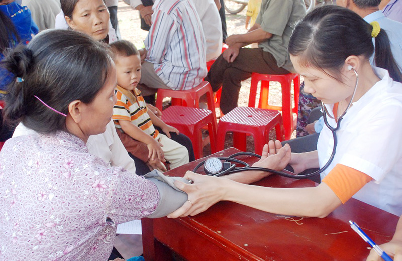 Niềm vui của đồng bào nghèo