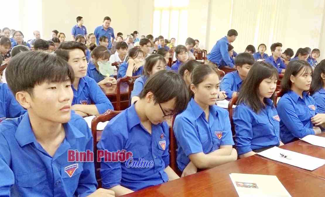 Tư vấn nghề, việc làm cho hơn 250 thanh niên, lao động