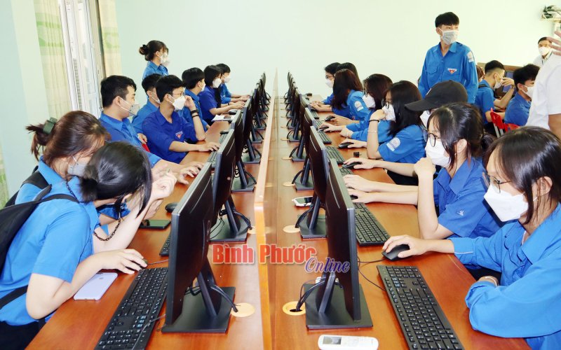 Nô nức Ngày Sách và Văn hóa đọc tỉnh Bình Phước