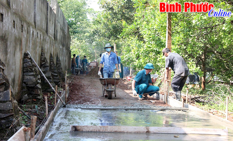 Xã Thuận Phú phấn đấu đến cuối năm 2015 đạt chuẩn nông thôn mới Xã Thuận Phú phấn đấu đến cuối năm 2015 đạt chuẩn nông thôn mới