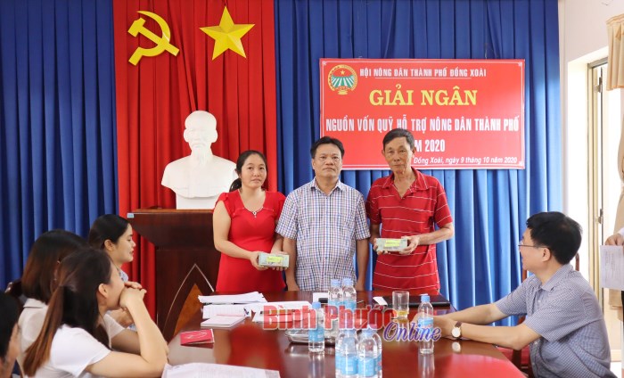 Đồng Xoài: Giải ngân 500 triệu đồng quỹ hỗ trợ nông dân Đồng Xoài: Giải ngân 500 triệu đồng quỹ hỗ trợ nông dân