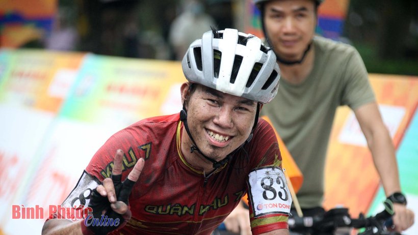 Nụ cười ướt mưa