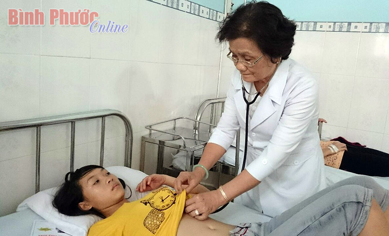 Nữ bác sĩ gần 50 năm gắn bó với nghề Nữ bác sĩ gần 50 năm gắn bó với nghề