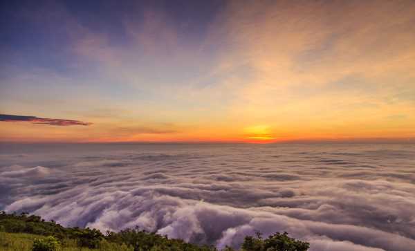 Phiêu bồng trên đại dương mây ở núi Bà Đen - Tây Ninh Phiêu bồng trên đại dương mây ở núi Bà Đen - Tây Ninh