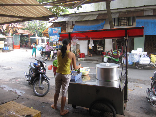 Nấu hủ tiếu bằng chuột cống, ai đồn mà ác nhơn vậy? Nấu hủ tiếu bằng chuột cống, ai đồn mà ác nhơn vậy?