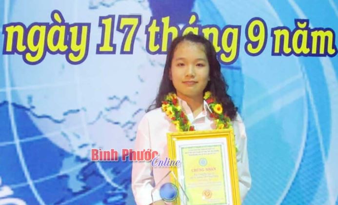 Nữ sinh đam mê sáng tạo Nữ sinh đam mê sáng tạo
