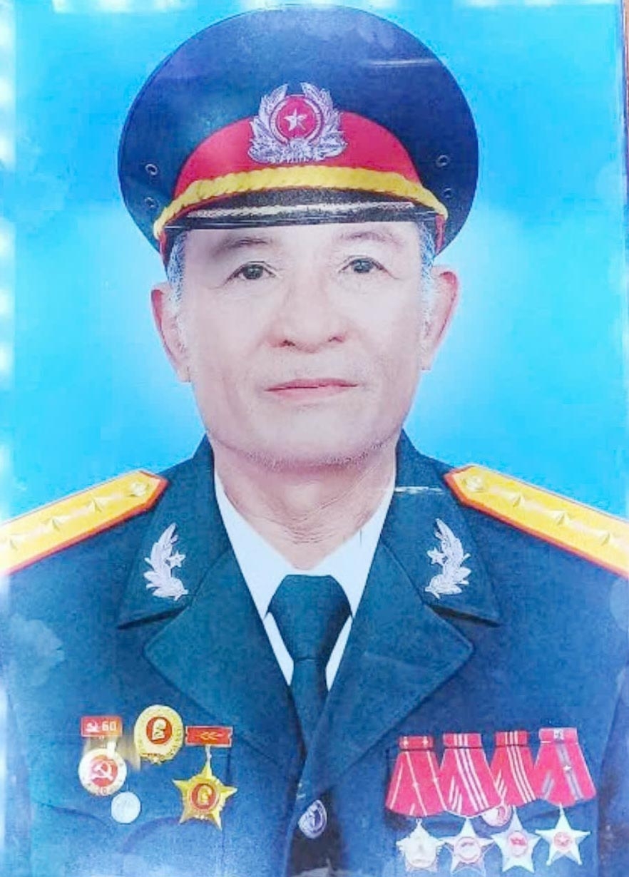 okong_le_van_sinh_15352906102024.jpg