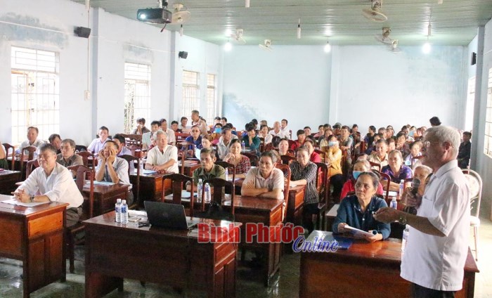 120 hội viên nông dân xã Long Tân được tuyên truyền pháp luật 120 hội viên nông dân xã Long Tân được tuyên truyền pháp luật
