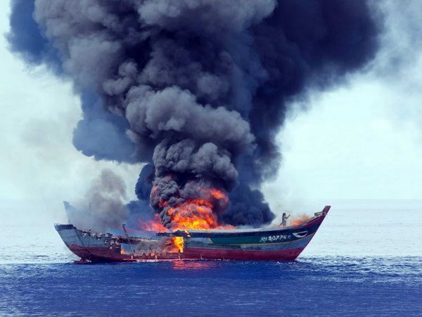 Palau bắt và đốt hai tàu cá Việt Nam vì "đánh bắt trái phép"