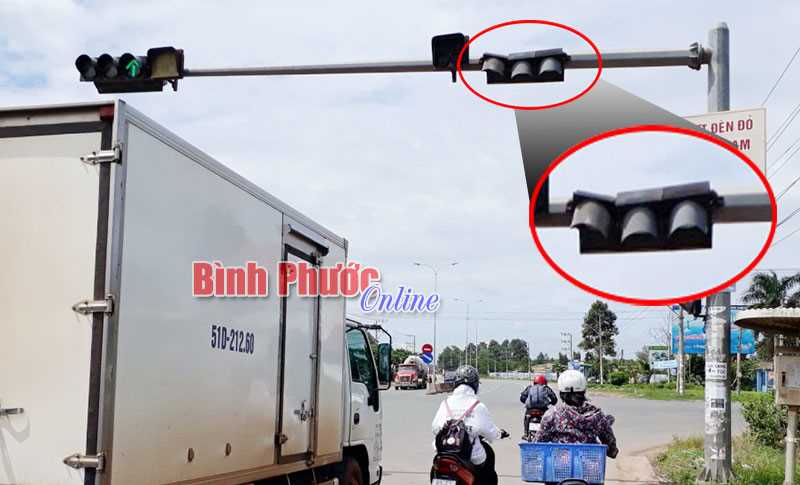Đèn tín hiệu sắp rớt Đèn tín hiệu sắp rớt