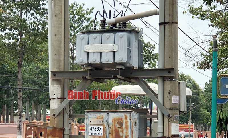 Cần di dời cột điện vào vị trí phù hợp Cần di dời cột điện vào vị trí phù hợp