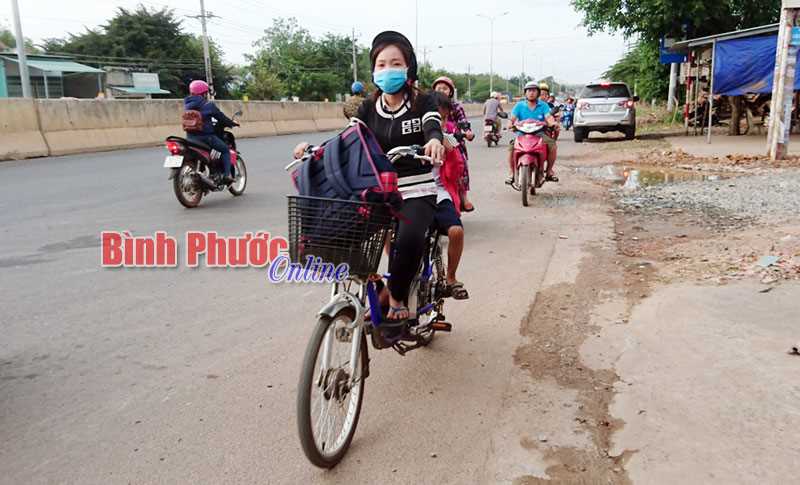 Đi 2km mới được phép quay đầu xe Đi 2km mới được phép quay đầu xe