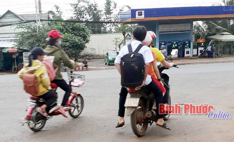 Cần xử lý nghiêm vi phạm giao thông Cần xử lý nghiêm vi phạm giao thông