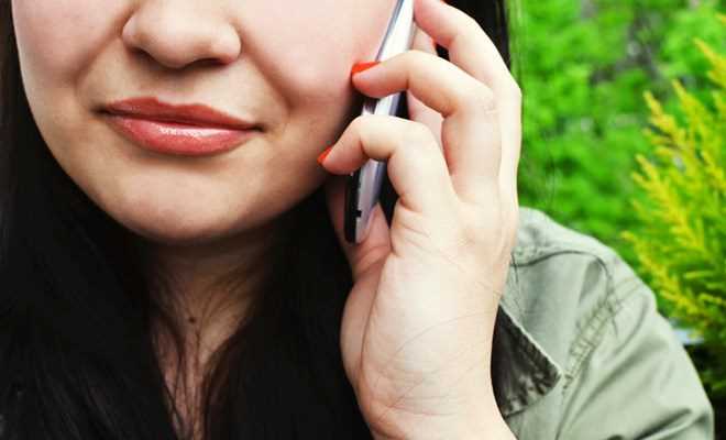 Từ ngày 1-5, giá cước điện thoại giữa các mạng giảm 20%