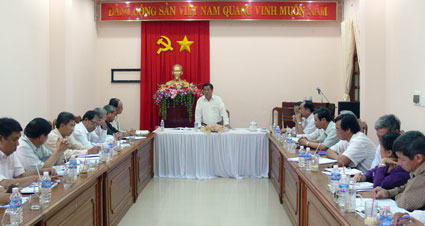 Phấn đấu tổng thu ngân sách năm 2011 đạt 2.890 tỷ đồng Phấn đấu tổng thu ngân sách năm 2011 đạt 2.890 tỷ đồng