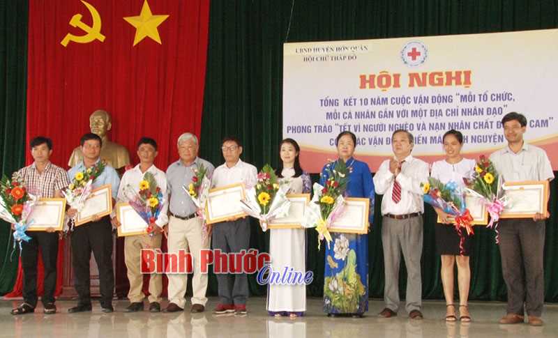 80.278 phần quà tặng hộ nghèo, nạn nhân chất độc da cam, trẻ mồ côi 80.278 phần quà tặng hộ nghèo, nạn nhân chất độc da cam, trẻ mồ côi
