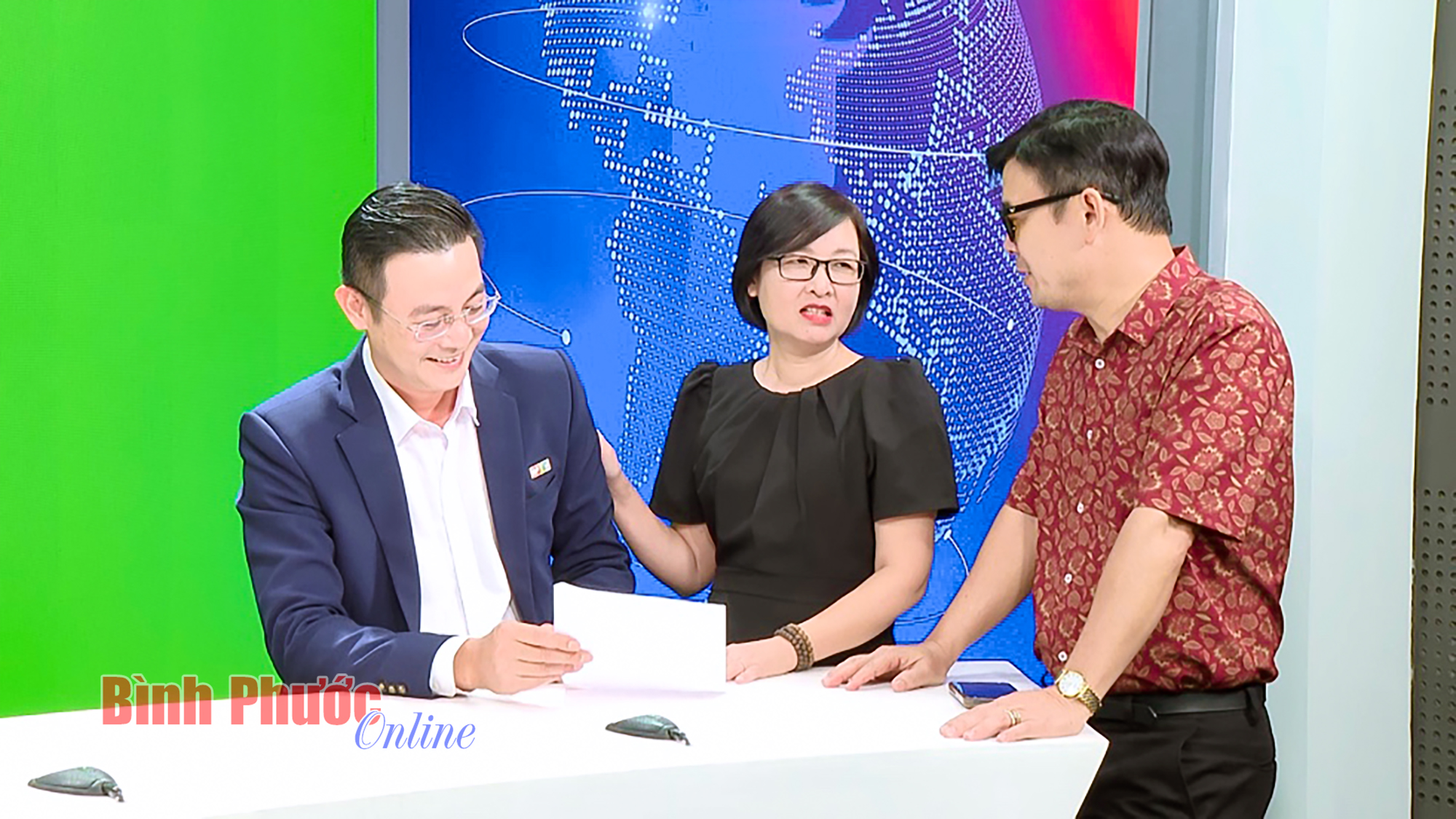 Phát thanh viên - "nhả tơ" làm đẹp cho đời