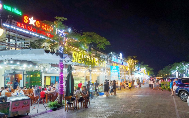 Phát triển du lịch đêm