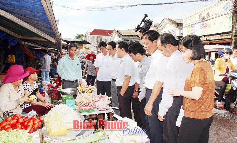 Phát động thực hiện vệ sinh an toàn thực phẩm vì sức khỏe cộng đồng Phát động thực hiện vệ sinh an toàn thực phẩm vì sức khỏe cộng đồng