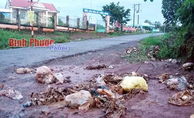 Thiện Hưng: Rác tràn ngập nông thôn