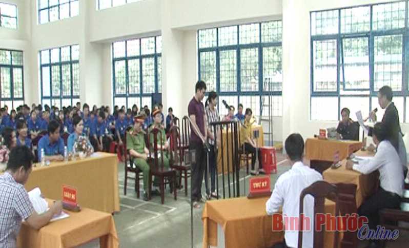 Thanh niên Bù Đăng tổ chức phiên tòa giả định phổ biến pháp luật