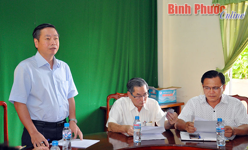 Phó chủ tịch UBND tỉnh Huỳnh Anh Minh kiểm tra tiến độ xây dựng NTM ở xã Minh Hưng Phó chủ tịch UBND tỉnh Huỳnh Anh Minh kiểm tra tiến độ xây dựng NTM ở xã Minh Hưng