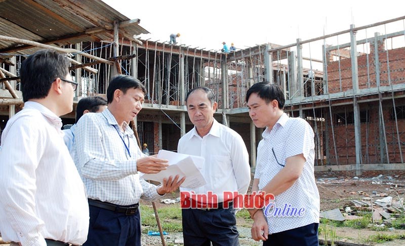 Dự án Trường THPT Đồng Phú chậm tiến độ Dự án Trường THPT Đồng Phú chậm tiến độ