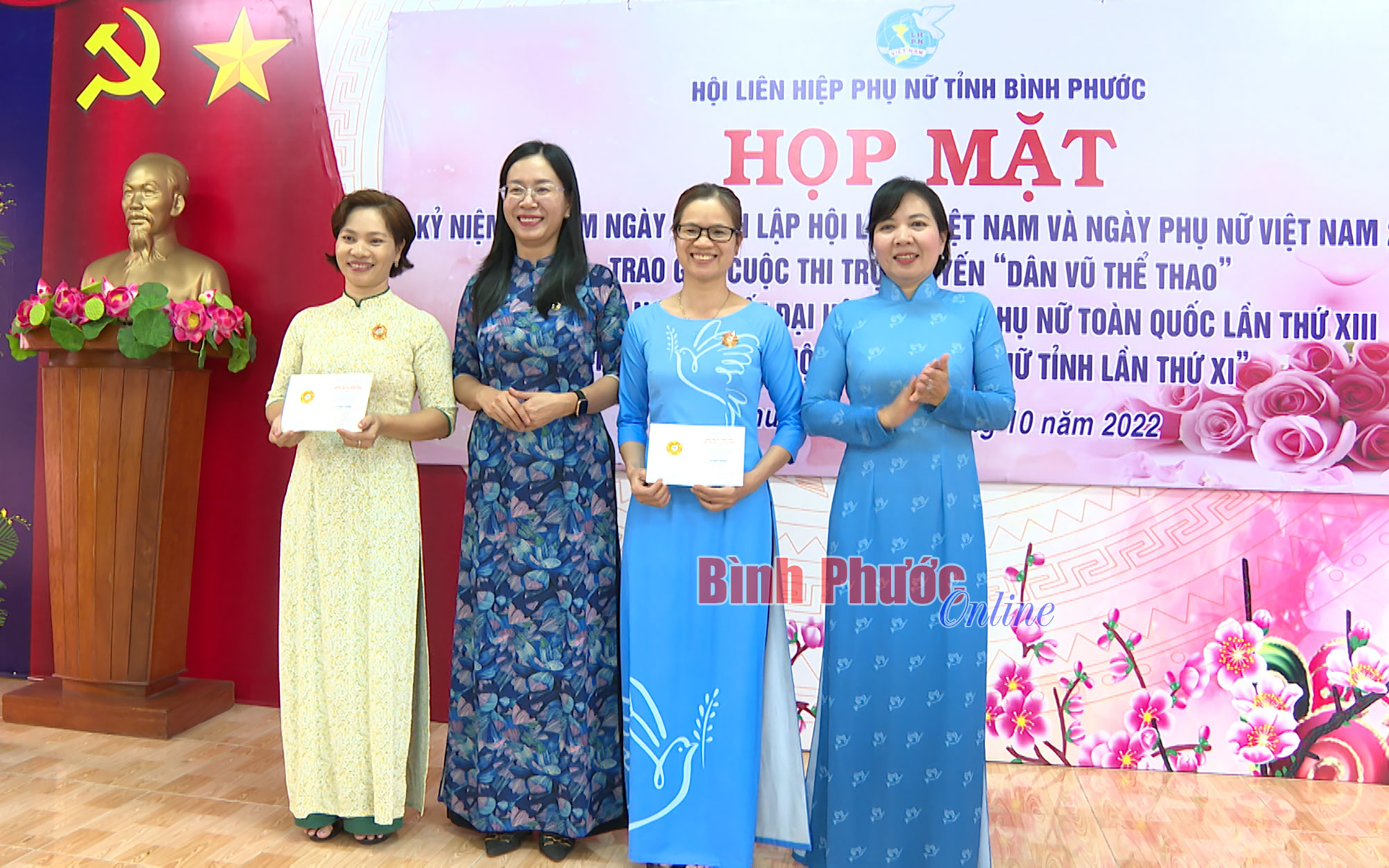 phu_nu_2_20191418102022.jpg