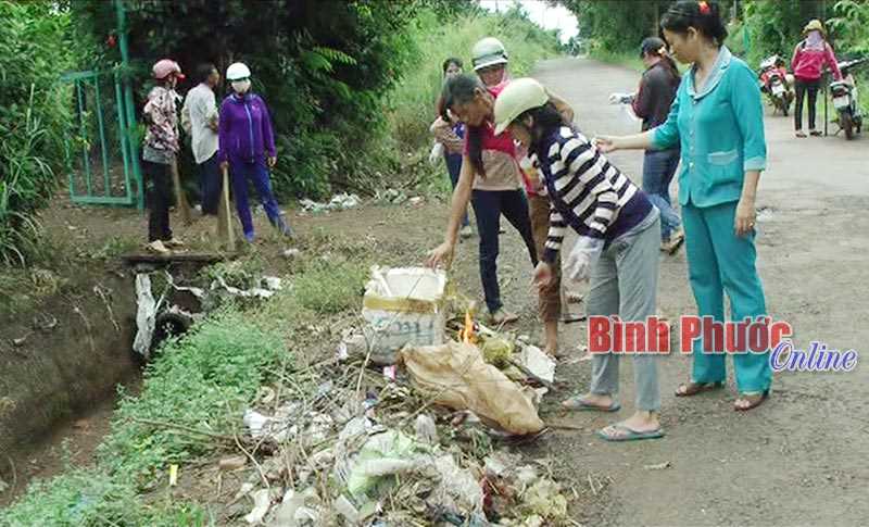 Phụ nữ tích cực tham gia đảm bảo ATVSTP, bảo vệ môi trường