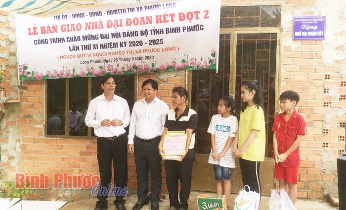Thị xã Phước Long trao nhà đại đoàn kết đợt 2 cho các hộ khó khăn Thị xã Phước Long trao nhà đại đoàn kết đợt 2 cho các hộ khó khăn