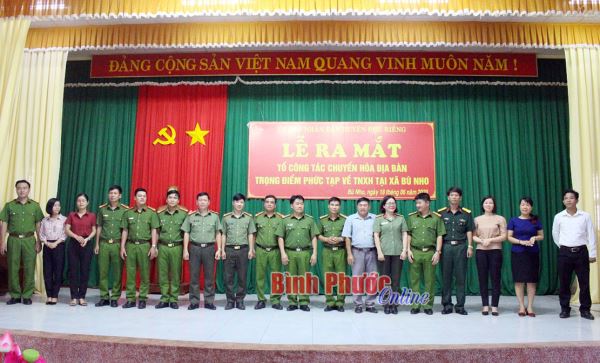 Phú Riềng ra mắt tổ chuyển hóa địa bàn trọng điểm phức tạp Phú Riềng ra mắt tổ chuyển hóa địa bàn trọng điểm phức tạp
