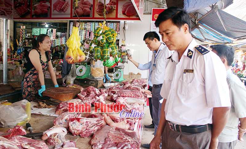 Phú Riềng tăng cường kiểm tra vệ sinh an toàn thực phẩm Phú Riềng tăng cường kiểm tra vệ sinh an toàn thực phẩm