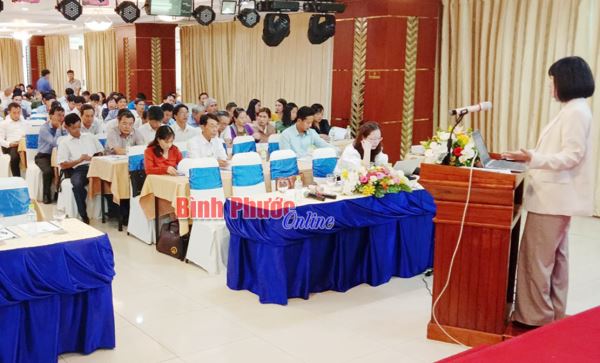 Tập huấn nghiệp vụ xây dựng xã, phường, thị trấn đạt chuẩn tiếp cận pháp luật Tập huấn nghiệp vụ xây dựng xã, phường, thị trấn đạt chuẩn tiếp cận pháp luật