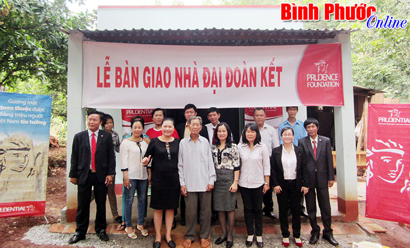 Prudential tặng nhà đại đoàn kết ở Lộc Ninh Prudential tặng nhà đại đoàn kết ở Lộc Ninh