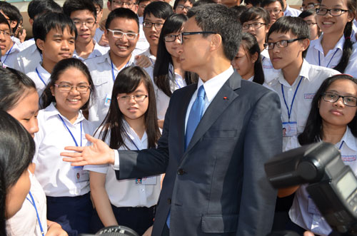 Phó thủ tướng Vũ Đức Đam: Đừng ngần ngại đặt mọi câu hỏi Phó thủ tướng Vũ Đức Đam: Đừng ngần ngại đặt mọi câu hỏi