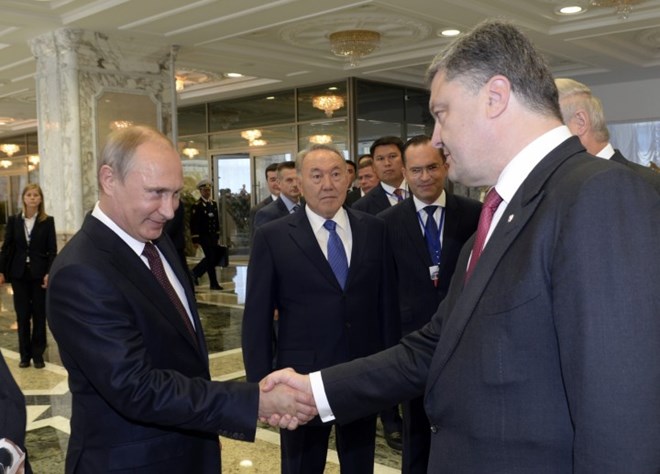 putinmeetsporoshenko.jpg