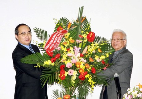 Thầy thuốc cần giữ trọn niềm tự hào nghề nghiệp với xã hội Thầy thuốc cần giữ trọn niềm tự hào nghề nghiệp với xã hội