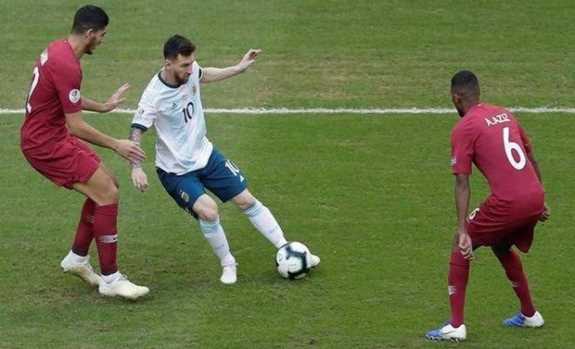 Lionel Messi công khai chê bai chất lượng sân tại Copa America